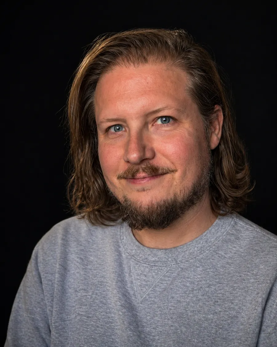 M.D. Scur author portrait